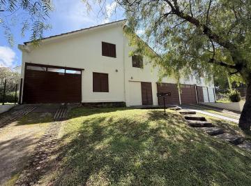 PH · 74m² · 5 Ambientes · 1 Cochera · PH en Playas de Oro