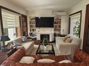Casa · 320m² · 8 Ambientes · Casa en Venta en Ituzaingó, G. B. a. Zona Oeste, Argentina