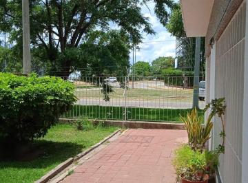 Casa · 91m² · 4 Ambientes · 1 Cochera · Casa en Venta 3 Dorm., Garage, Alberdi Rio (Ph)