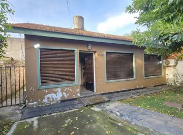 Casa · 80m² · 3 Ambientes · Casa a La Venta en Merlo con un Parque Hermoso