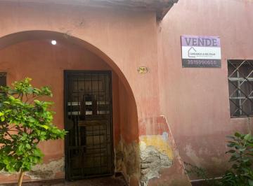 Casa · 95m² · 3 Ambientes · Vendo Casa a Reciclar con Potencial Habitacional y Comercial