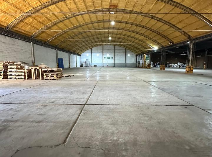 Bodega-Galpón · 2600m² · 4 Cocheras
