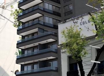 Departamento de 2 ambientes, Recoleta · Dos Ambientes en Pozo Billinghurst y Paraguay! Terminaciones de Calidad!