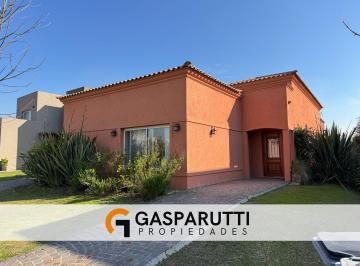 Casa · 154m² · 4 Ambientes · 4 Cocheras · Casa en Venta en Puertos Araucarias