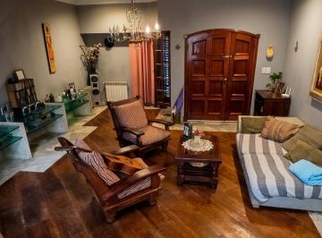 Casa · 245m² · 4 Ambientes · 1 Cochera · Venta Duplex