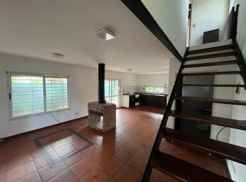 Casa · 91m² · 3 Ambientes · 2 Cocheras · Casa de 2 Dorm. en Venta en Funes