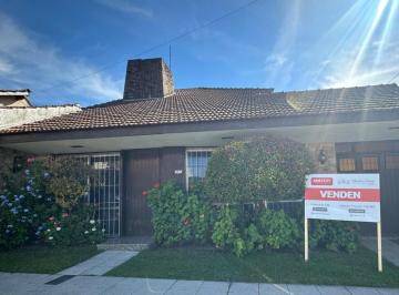 Casa de 5 ambientes, Quilmes · Venta Apta Crédito//casa de 5 Ambientes en Barrio Parque Bernal