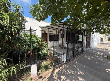 Casa · 145m² · 5 Ambientes · 1 Cochera · Oportunidad/ Lote Propio Dos Viviendas Más Local Loma Verde!