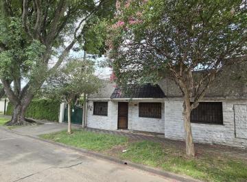 Casa · 118m² · Terreno en Alberdi 160 m². Apto Crédito.