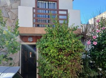 Casa · 91m² · 5 Ambientes · 1 Cochera · Triplex en Venta Las Toninas a 2 Cuadras del Mar Oportunidad de Inversión