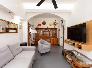 Casa · 141m² · 5 Ambientes · 2 Cocheras · Venta Casa 5 Ambientes Caseros Norte. Acepta Permuta