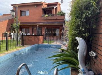 Casa · 220m² · 5 Ambientes · 2 Cocheras · Casa en Venta en Villa Ballester 5 Ambientes con Pileta, Quincho y Cochera | Lote Propio 10x30 – Exc
