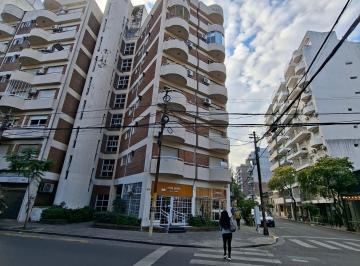 Departamento de 5 ambientes, Rosario · Departamento de 65 m² con 2 Dorm. en Alquiler en Centro