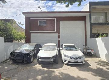 Bodega-Galpón · 425m² · Galpón o Depósito con Local Comercial. Zona Norte, a m de Circunvalación.