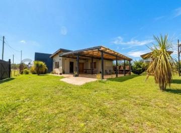 Casa · 53m² · 2 Ambientes · 2 Cocheras · Casa en Venta en San Eduardo del Mar
