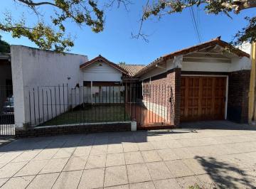 Casa · 160m² · 3 Ambientes · 1 Cochera · Venta Casa 3 Ambientes – San Antonio de Padua
