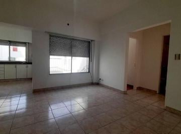 PH · 55m² · 3 Ambientes · Alquiler PH de 3 Amb con Terraza en Villa Lynch.