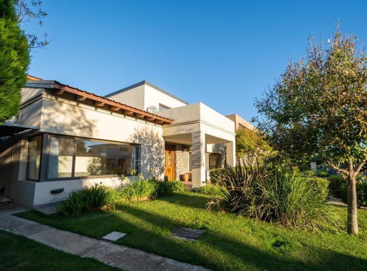 Casa · 430m² · 5 Ambientes