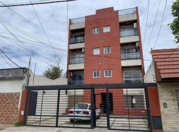 Departamento de 3 ambientes, Avellaneda · Departamento en Alquiler en Muy Buen Estado, Bajo en Expensas!