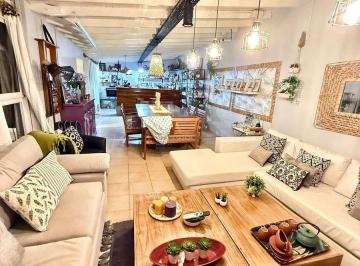 PH · 190m² · 5 Ambientes · PH en Venta 5 Ambientes Paternal Terraza y Balcón