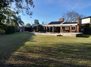 Casa de 6 ambientes, Colastiné · Casa en Las Paltas, Colastiné Norte 6 Ambientes con Pileta y Gran Parque