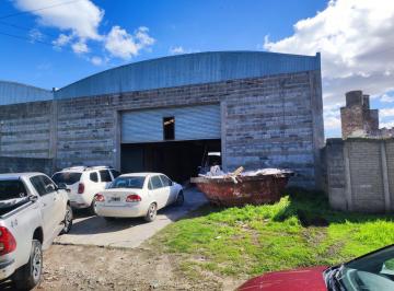 Bodega-Galpón · 15m² · 3 Ambientes · Nave Industrial - Alquiler