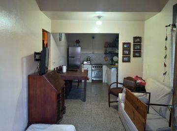 Casa · 71m² · 3 Ambientes · PH - Independiente - 2 Dorm. - Patio.