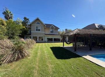 Casa de 5 ambientes, Esteban Echeverría · Casa en Venta en Canning | 4 Ambientes | Piscina | Quincho | Solar del Bosque