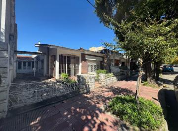 Casa · 209m² · 7 Ambientes · 2 Cocheras · Casa en Venta Ubicado en Paso de Los Andes