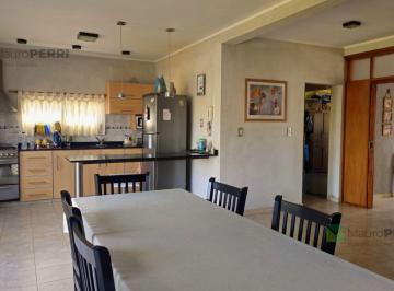 Casa · 164m² · 5 Ambientes · 2 Cocheras · Casa en Venta Apta Credito