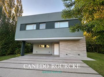 Casa · 176m² · 5 Ambientes · 2 Cocheras · Casa Santa Rita