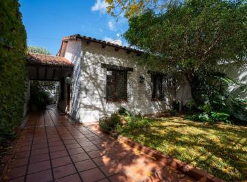 Casa · 220m² · 6 Ambientes · 2 Cocheras · Casa en Venta 62 8 y 9 La Plata / 4 Dorm.