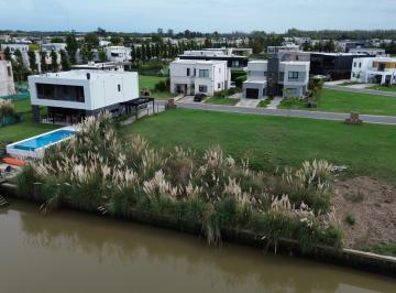 Terreno · 562m² · Lote en Venta Al Rio en Canal, Villanueva, Tigre
