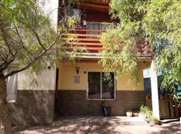 Casa de 5 ambientes, Colonia Segovia · Amplia Casa Barrio Semiprivado