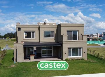 Casa · 370m² · 9 Ambientes · Casa en Alquiler en Terralagos
