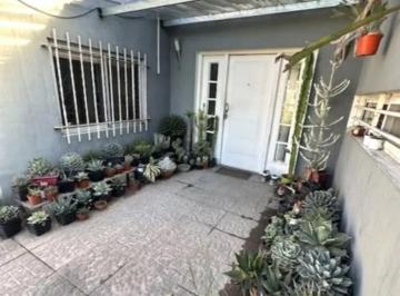 Casa · 50m² · 2 Ambientes · 1 Cochera · Casa con Jardin de 2 Ambientes en del Viso