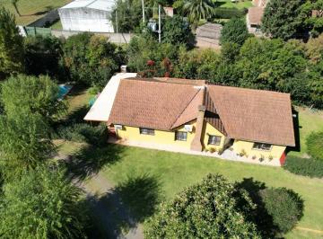 Casa · 130m² · 4 Ambientes · 3 Cocheras · En Venta Casa Super Luminosa de 4 Ambientes en Country La Lonja, del Viso