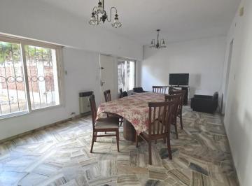 Casa · 89m² · 4 Ambientes · 1 Cochera · Casa en Castelar Norte