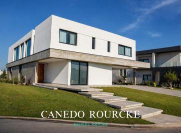 Casa · 450m² · 6 Ambientes · 4 Cocheras · Casa Terralagos