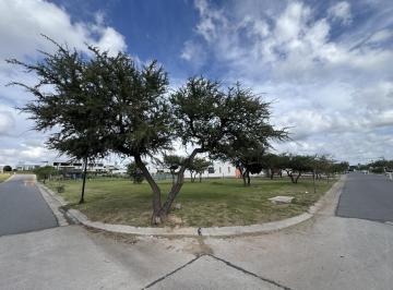 Terreno · 1800m² · Lote Esquina en La Cascada Country Golf