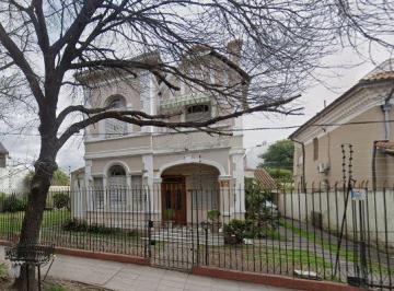 Casa · 550m² · 5 Ambientes · 5 Cocheras · Casa en Banfield