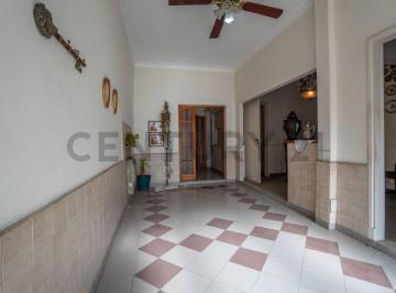 PH · 100m² · 4 Ambientes · 1 Cochera · PH en Venta en La Plata Tipo Casa Al Frente 2 Dorm. y Cochera - Zona Plaza Malvinas