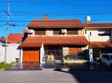 Casa de 6 ambientes, Morón · Impecable Chalet en Barrio Guemes, apto Credito