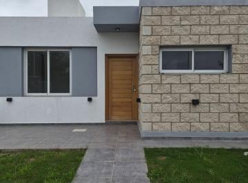 Casa de 5 ambientes, Córdoba · Duplex a Estrenar // 2 Dorm. // Pileta Cochera