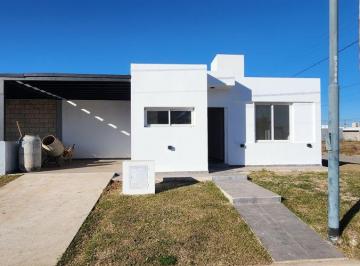 Casa de 5 ambientes Alquiler $ 1.100.000 · Duplex a Estrenar // 2 Dorm. // Pileta Cochera