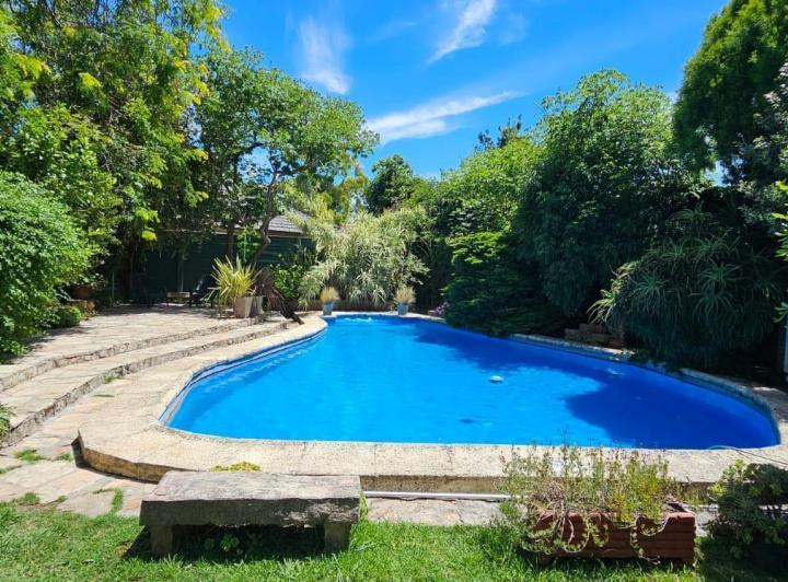 Casa · 250m² · 4 Ambientes · 2 Cocheras