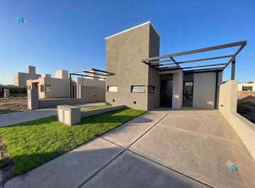Casa · 68m² · 4 Ambientes · 1 Cochera · Duplex en Venta 2dorm Rincones de Manantiales