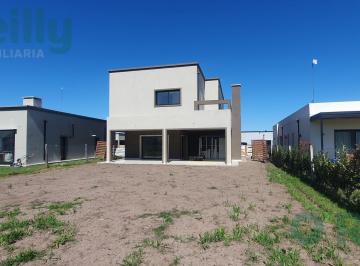 Casa · 252m² · 5 Ambientes · Casa en Venta en Barrio San Pablo, 4 Dorm., Pilar
