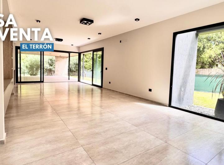 Casa · 1124m² · 3 Dormitorios · 2 Cocheras