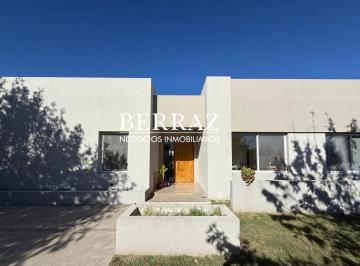 Casa · 165m² · 5 Ambientes · 2 Cocheras · Casa Venta 3 Dorm. Barrio El Cantón Lote de 714 m² Escobar, Zona Norte
